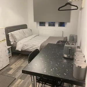 Exeter Garden For 2 Apartment Ilford